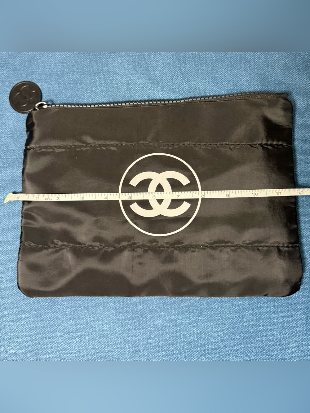 Chanel Beauté Black Puffy Nylon makeup Pouch limited-edition quilted New - Picture 6 of 7